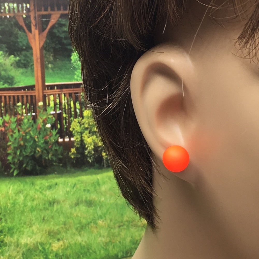 $5 QUICK SALE Orange Stud Earrings - Picture 4 of 6